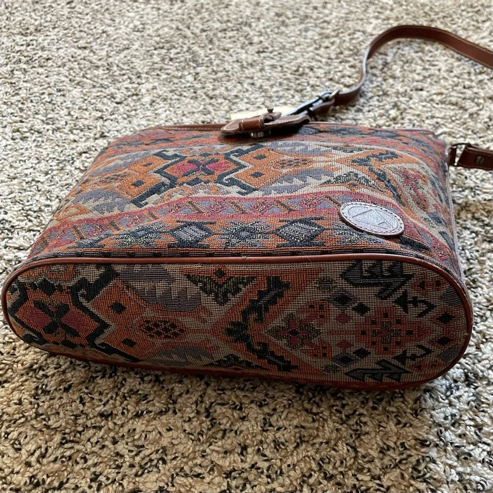 NWT vtg Liz Claiborne Southwestern & Kilim tapestry bucket bag leather trim - Picture 3 of 16